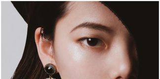 Stylish earrings