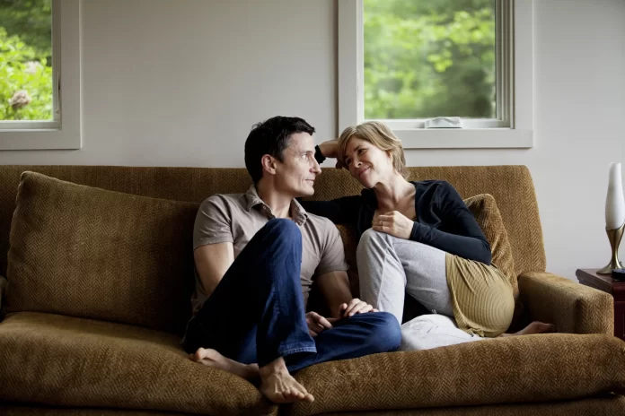 How to Communicate With Your Spouse When Things Are Tough